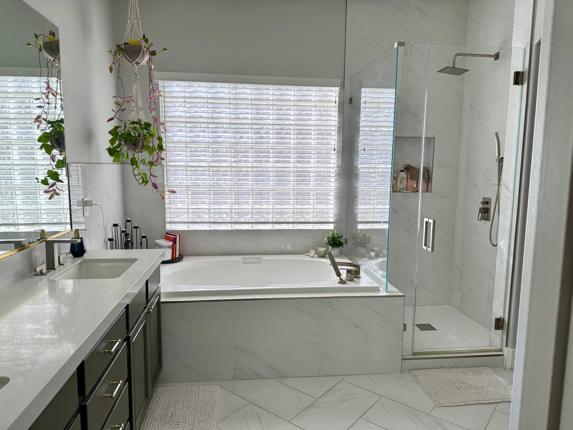 primary bathroom before renovation